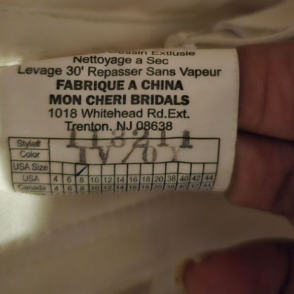 DAVID TUTERA Ivory Lace Beaded Wedding Dress - Size 8 - Picture 11 of 12